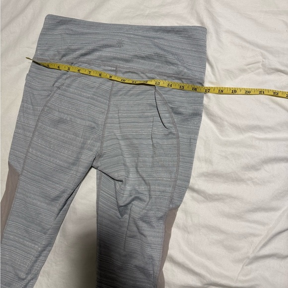 Athleta Gray High Rise Leggings Sz L Mesh Capri Yoga Fitness Running Pants - Picture 10 of 13